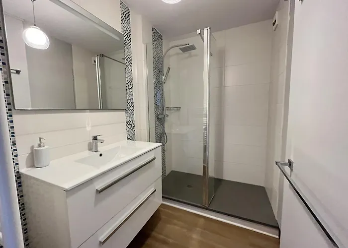 L'oceane - 2 Etoiles Face Parking Les Sables-dʼOlonne