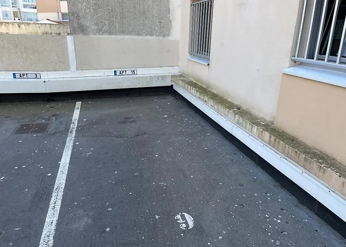 L'oceane - 2 Etoiles Face Parking